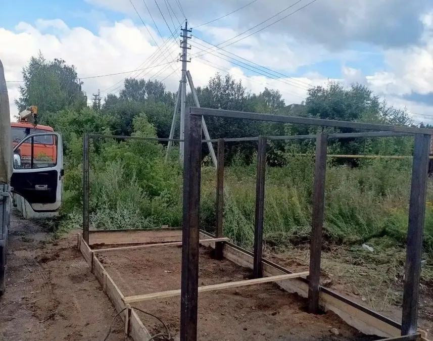 Наволоки обновляют мусорные площадки