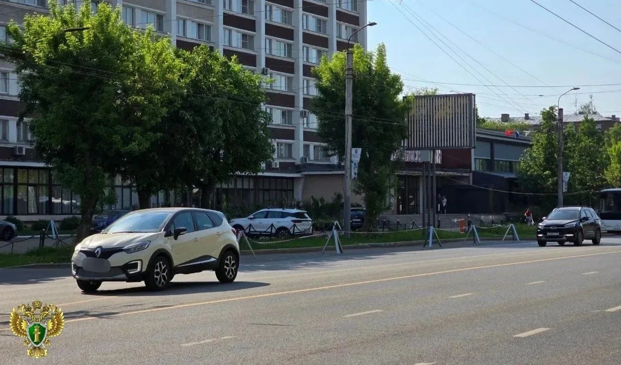 Ограждение на парковке у гостиницы «Вознесенская» в Иванове признано незаконным
