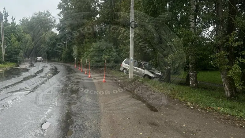 Подросток устроил ДТП в Иванове и скрылся, бросив друзей — фото 1 из 2