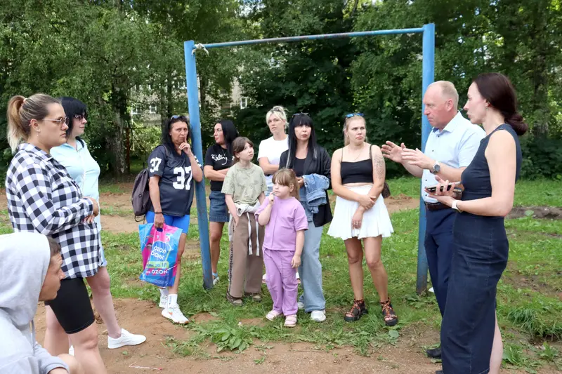 В Родниках открыли новую детскую площадку с видеонаблюдением — фото 3 из 6