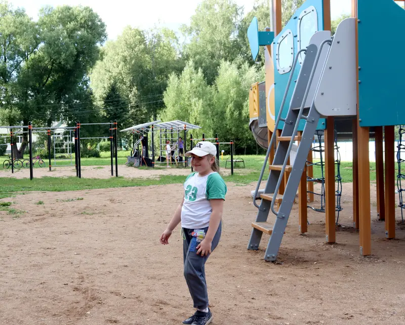В Родниках открыли новую детскую площадку с видеонаблюдением — фото 5 из 6
