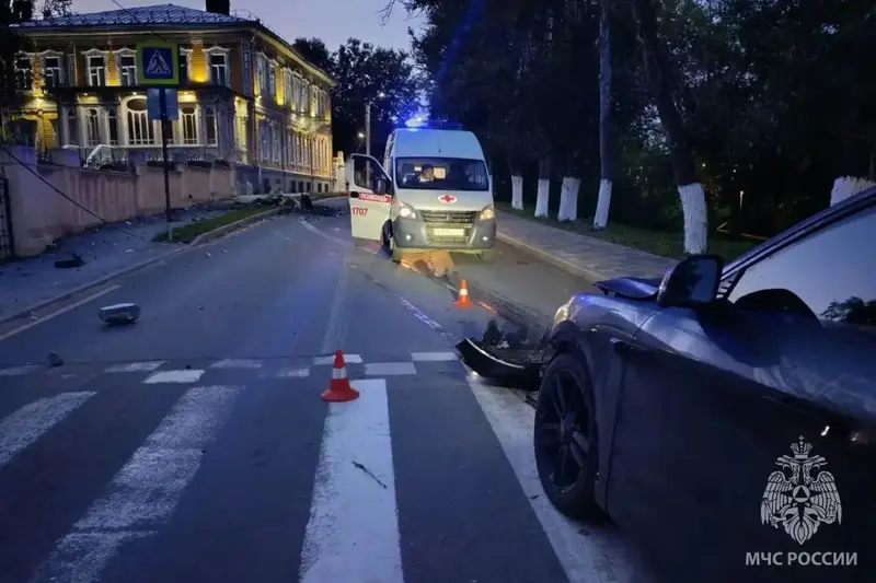 В Фурманове 20-летняя девушка за рулем влетела в столб — фото 3 из 4