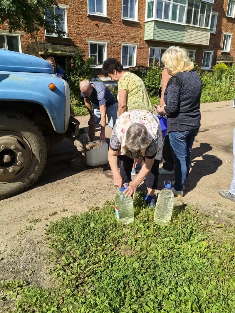 В Старой Вичуге меняют водопровод, который не ремонтировали десятилетиями — фото 3 из 3