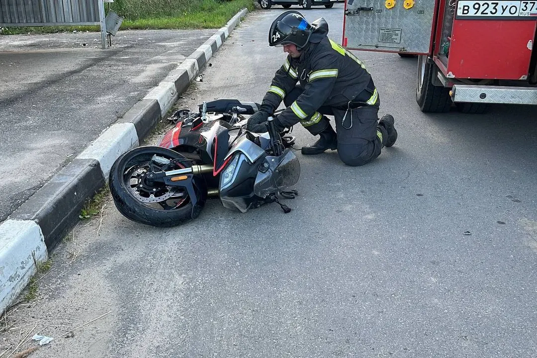 Мотоцикл перевернулся у ивановского аэродрома на Фрунзе