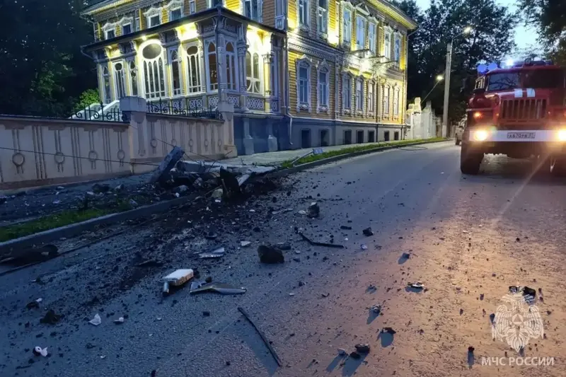 В Фурманове 20-летняя девушка за рулем влетела в столб — фото 4 из 4