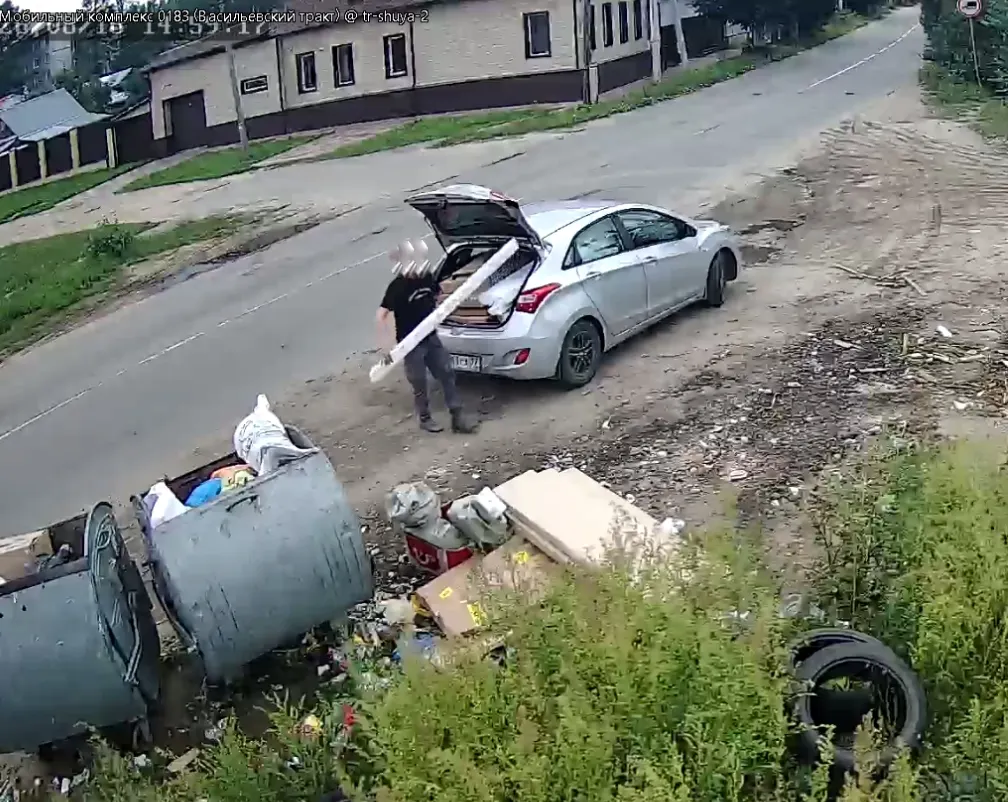 В Шуе камеры ловят тех, кто везёт мусор на обочины