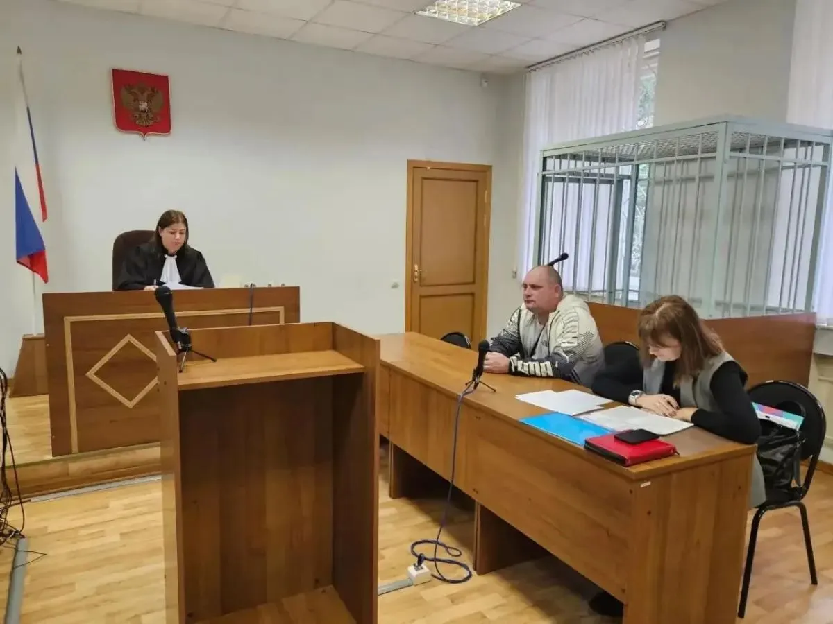 Смерть ребёнка на улице Полка Нормандия-Неман - судят прораба