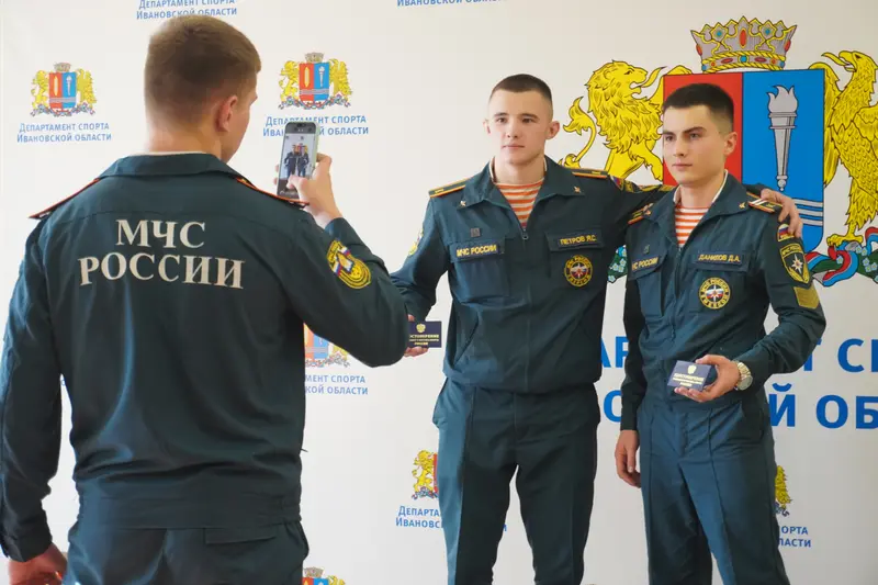 Семь курсантов ивановской академии МЧС стали кандидатами в мастера спорта — фото 1 из 4