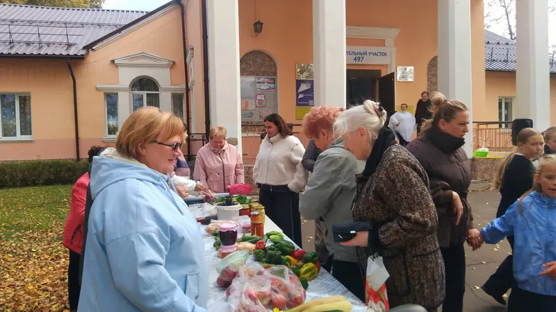 Урожай, батут и дискотека - как Первомайский ДК устроил праздник для своих — фото 4 из 6