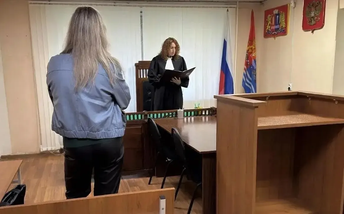 Автоледи из Кохмы проскочила на красный и осталась без прав