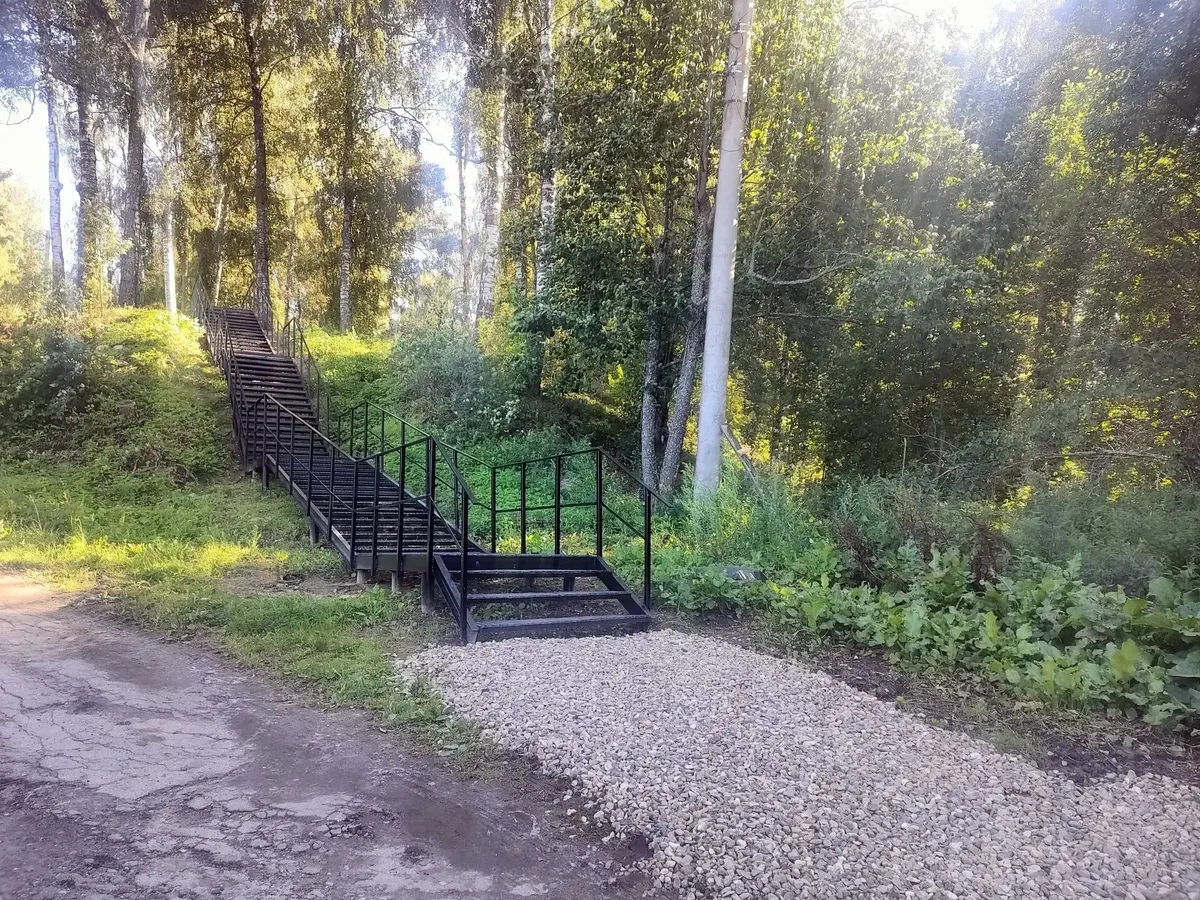 В Наволоках приняли лестницу на «Больничной горе» и сразу нашли недочёт