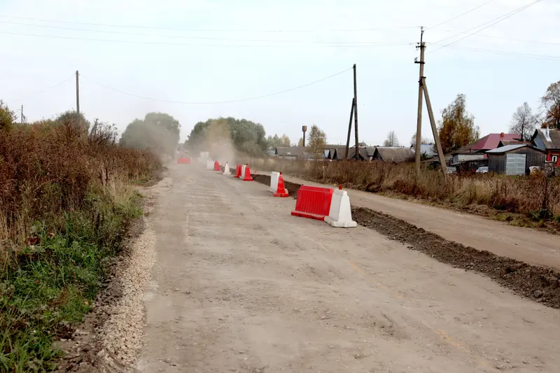 В Родниковском районе дорогу возрождают по необычной технологии — фото 9 из 9