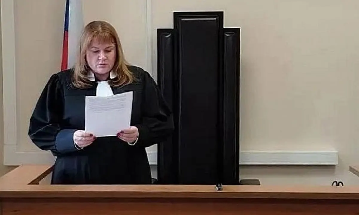В Кинешме семья с младенцем отсудила деньги за ржавую воду из-под крана