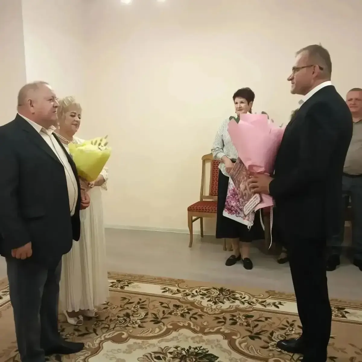 Полвека вместе - в Приволжске поздравили пару с золотой свадьбой