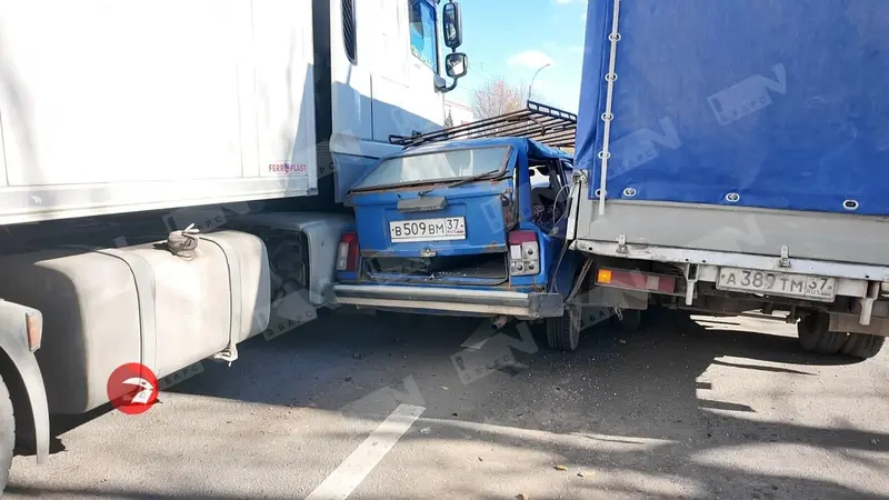 В Иванове «четверку» зажало между фурой и ГАЗелью