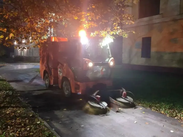 Иваново ночью мыли десять машин спецтехники
