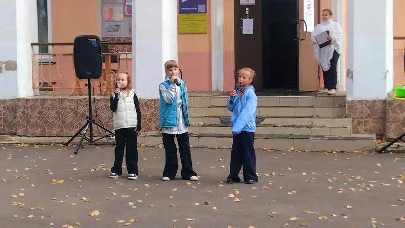 Урожай, батут и дискотека - как Первомайский ДК устроил праздник для своих — фото 5 из 6