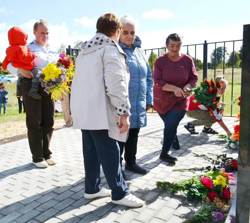 В Юже увековечили память героев — фото 7 из 9