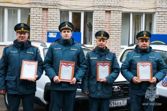 Инспекторам МЧС в Ивановской области вручили внедорожники для рейдов — фото 2 из 6