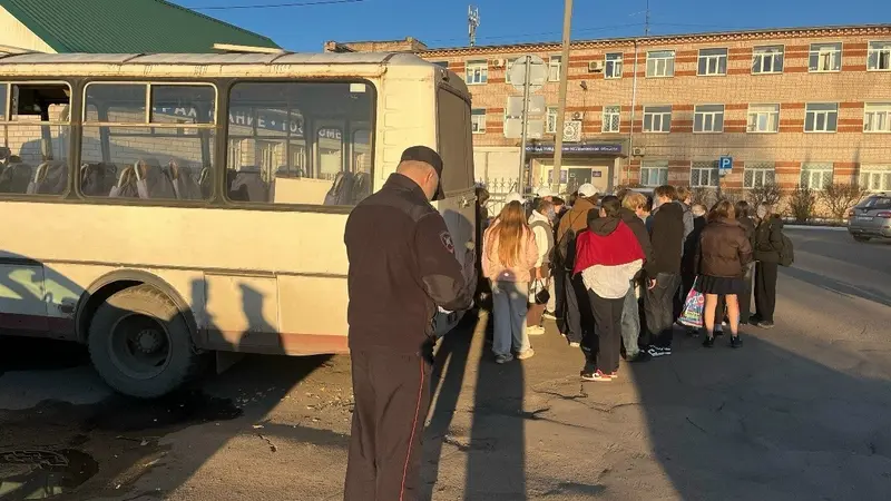 Ивановских школьников везли на репетицию стоя — фото 1 из 2