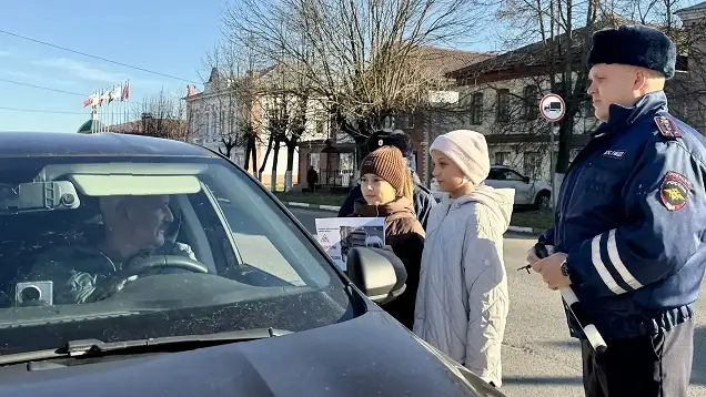 Школьники Лежнева сами останавливали машины — фото 7 из 8