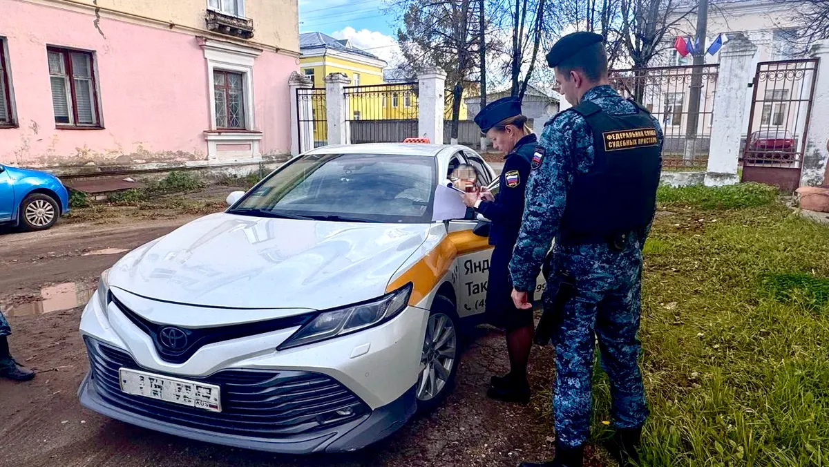 Три арестованные иномарки заставили жительницу Комсомольска заплатить