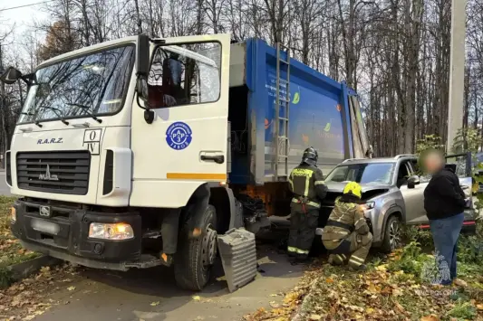 В Иванове МАЗ столкнулся с легковушкой