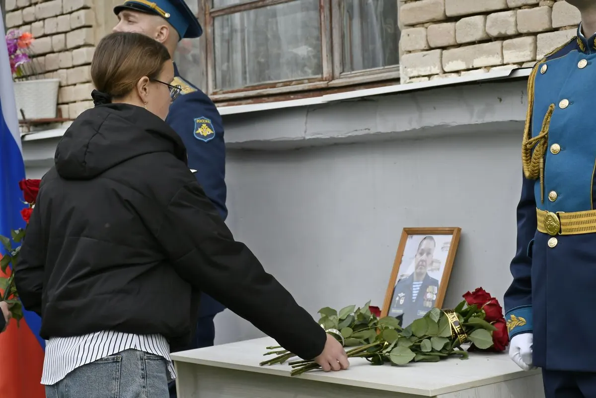 В Шуе в школе №11 открыли доску герою, погибшему в марте