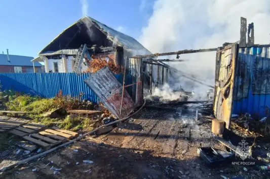 В Вичуге полыхали гараж и дом