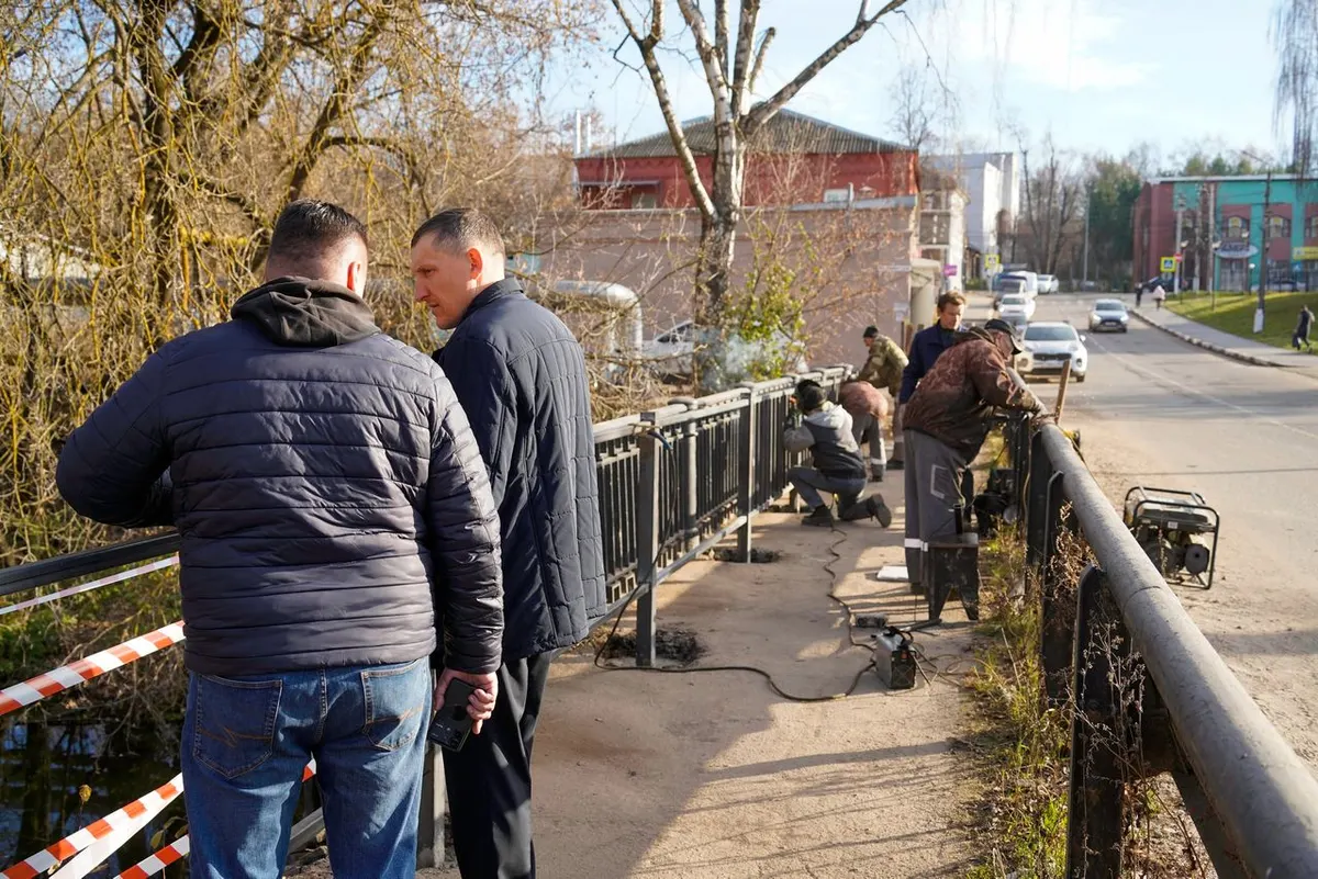 Вандалы скинули ограждение моста в Шачу в Фурманове
